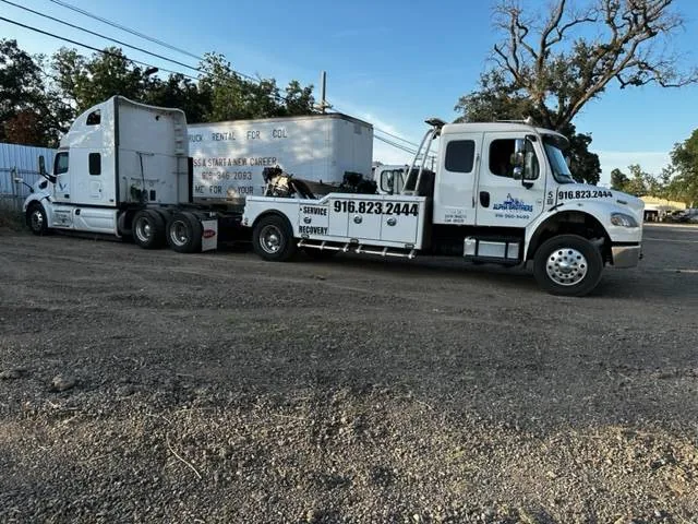 Semi truck and trailer towing in Sacramento